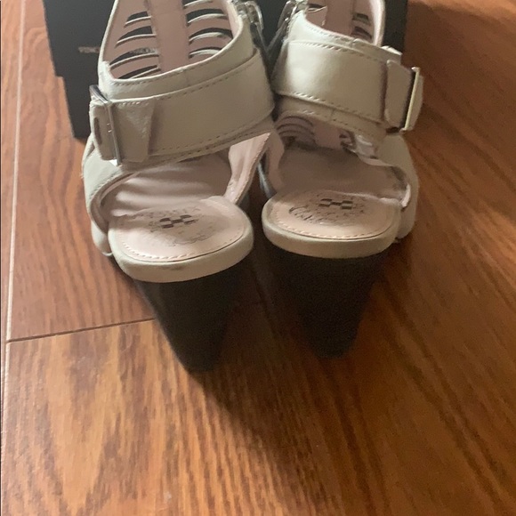 Shoes - Picture 3 of 4